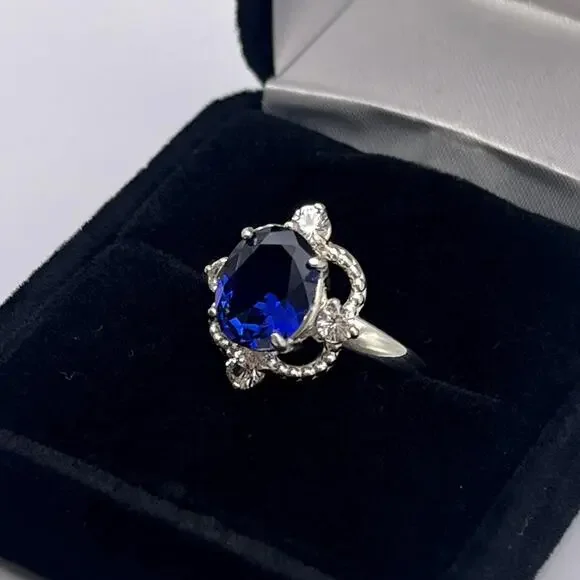 Beautiful 3.5ctw Oval Cut Lab Grown Sapphire Ring Size 7